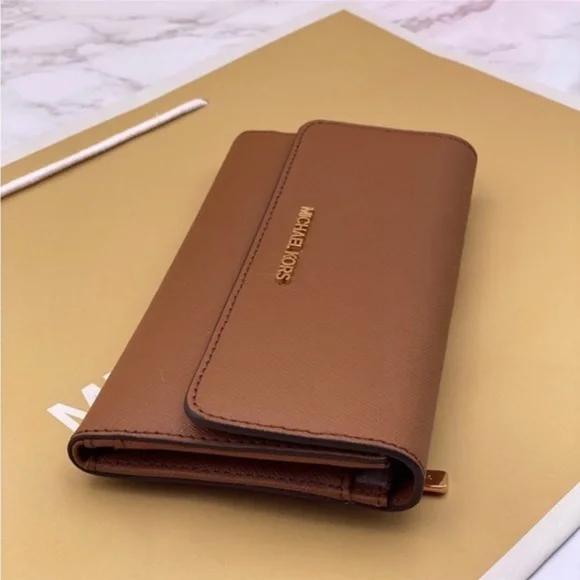 Michael Kors Trifold Wallet Luggage - Picture 4 of 10